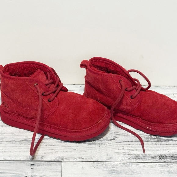 UGG Neumel Boot in Red Sz 2 - Picture 2 of 6